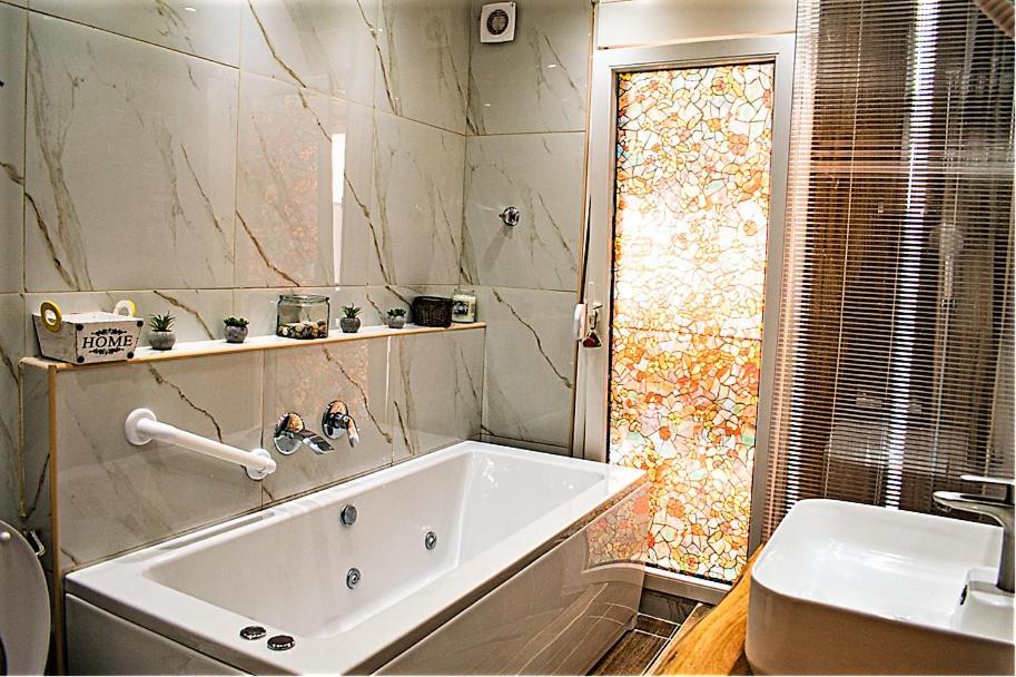 Kassandrou Suite Hot Tub-Jakuzzi - 2 Bedrooms - Big Balcony - Center Salonic Exterior foto
